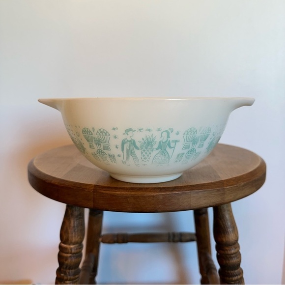 Pyrex Other - SOLD- Vintage Pyrex 442 Amish  Butterprint Cinderella 1.5 QT White Mixing Bowl